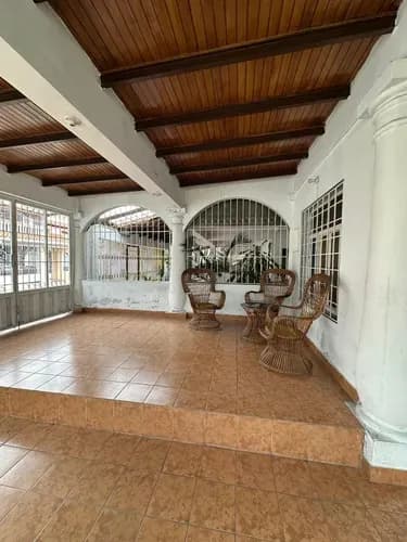 Oportunidad Se Vende Casa De 2 Niveles Con Local Comercial En Merida
