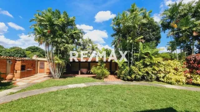 Casa en venta en la Urb. Guaparo Calle cerrada