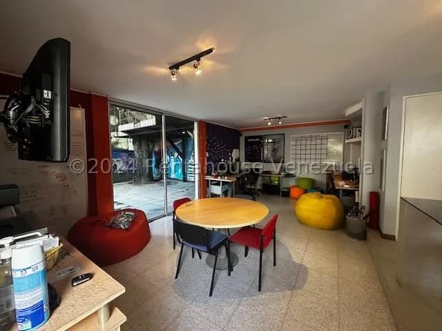 Casa (Multipes Niveles) en Venta en Santa Eduvigis, Distrito Metropolitano