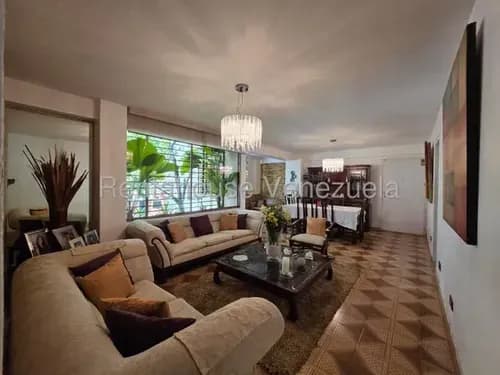 Agp Apartamento En Venta En Los Caobos, Amoblado, Cerca De Plaza Venezuela 26-18998