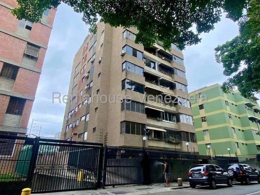 Apartamento (1 Nivel) en Alquiler en Colinas de Bello Monte, Distrito Metropolitano