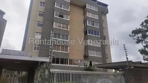 Ms: 26-19229. Oportunidad!! En Venta Amplio Y Magnífico Pent - House, En Calle 13 De La Urbina Y Calle Cerrada. A=213m2, 4h, 4b, 1p.