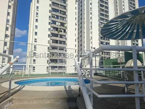 Moderno Y Precioso Apartamento Remodelado Y Equipado En La Urbanización Manzanares. Mls#26-15621. Gm