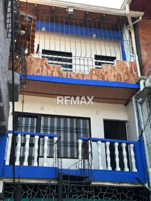 SE VENDE CASA* Propiedad horizontal. ubicado en la calle 17 con carrera 03 la Ermita