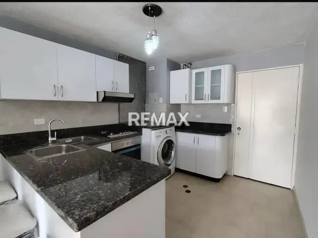 Alquilo Apartamento 1 Hab más estudio 2 baños amoblado el encantado
