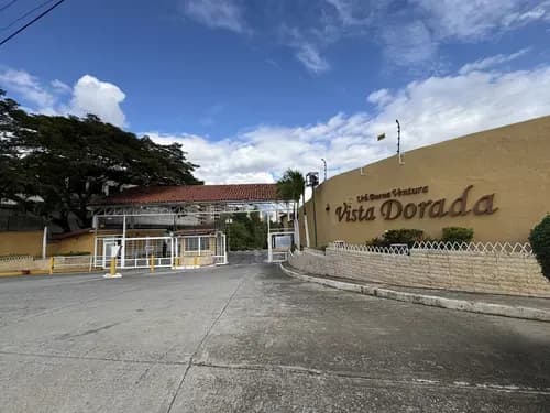 Venta Town House Duplex Guatire Vista Dorada