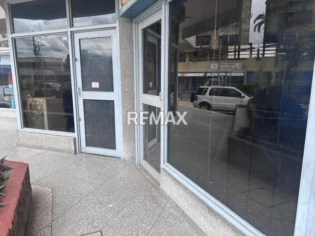 ALQUILO LOCAL COMERCIAL C.C. CARONI ACARIGUA