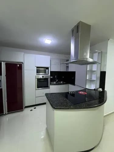 Apartamento Semi - Amoblado En Valencia El Parral