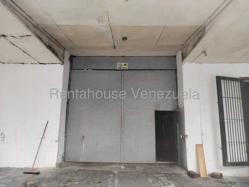 Comercial (Galpon - Deposito) en Alquiler en Puente Hierro, Distrito Metropolitano