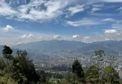 Título Venta Lote Multifamiliar 20.000 M² En Colinas De Bello Monte - Curumo Arriba Para Proyecto De Lujo.
