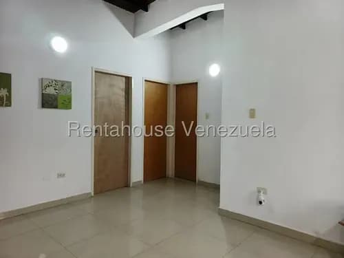 # 26-19061 Venta Casa Con Caney Y Vigilancia Privada En El Sector La Montañita Cabudare Lara |gm |