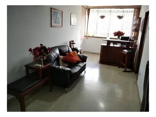 Se Alquila Apartamento 82m2 La California 6116
