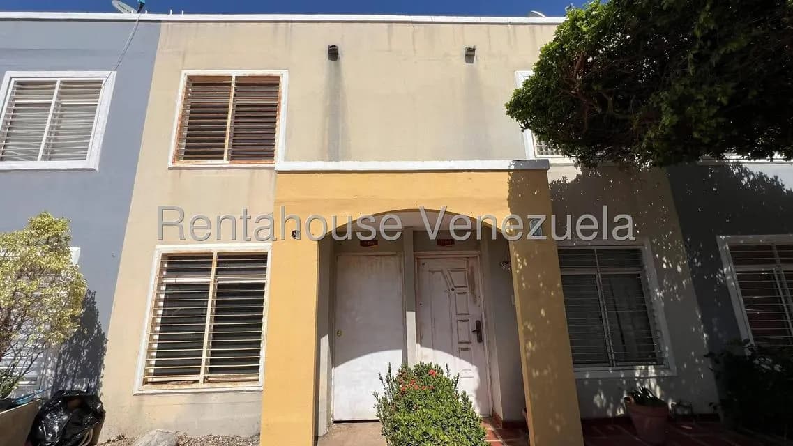 Townhouse (1 Nivel) en Venta en Camino de la Lagunita, Zulia
