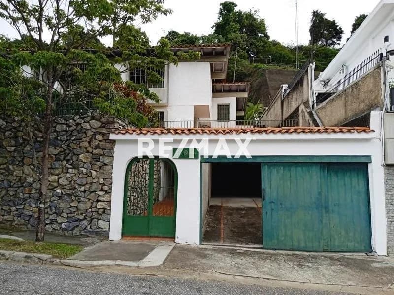 CASA EN VENTA - URB. PRADOS DEL ESTE