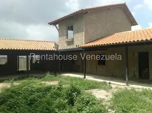 M&n Vende Casa-quinta En Obra Gris, Posee 626m2 De Terreno Propio; Ubicada En Urb. Colinas De Santa Rosa Al Este De Barquisimeto: 26-21349