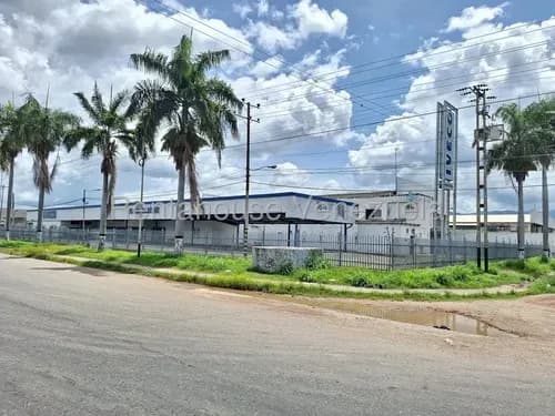 Imponente Galpon Con Inmejorable Ubicacion Y Maxima Exposicion Comercial, Paralelo A La Autopista Con Gran Visibilidad Y Acceso. Cuenta Con Techos De Gran Altura, Ideal Para Almacenaje