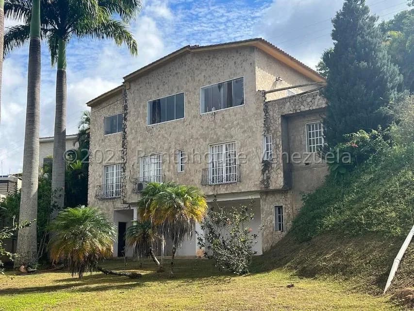 Casa (Multipes Niveles) en Venta en Parque Caiza, Distrito Metropolitano