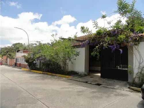 Exclusiva Quinta En Urb. Los Budares Llano Alto Carrizal