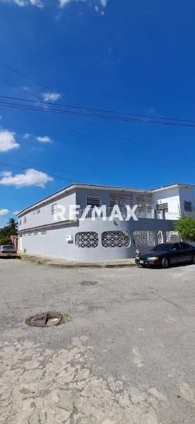 Venta de Quinta 587 metros cuadrados en la Urbanizacion los Overos Turmero Estado Aragua