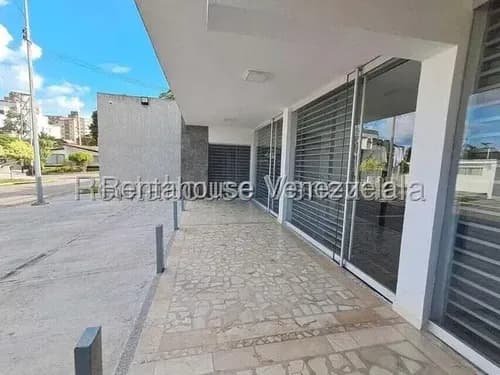 Jv Alquila Local Comercial De 50 M2, En La Urb Santa Cecilia, A Pie De Calle, Con Rejas De Seguridad Y Vidrio Templado De 10 Mm 26-15386 May25