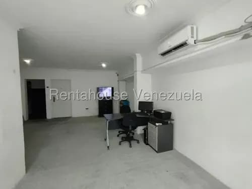 Gisselle Lobo Alquila Excelente Oficina En El Centro-oeste De Barquisimeto Con 60m2 Con Todos Los Servicios Basicos Facil Acceso 2 5 2 1 9 1 0