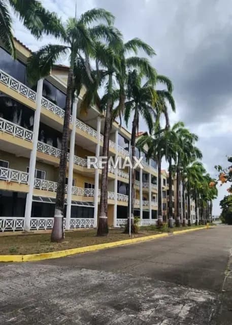 APARTAMENTO PENT HOUSE EN ALQUILER EN URB. SAN MIGUEL.
