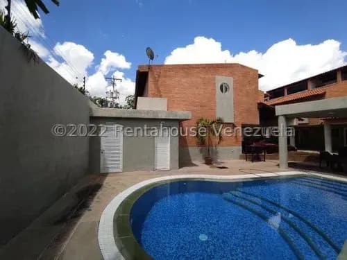 Teresita Luigi Vende Townhouse Ubicado En Naguanagua, Mañongo, Vivir En La Excelencia Espacios Diseñados Para El Bienestar, Seguridad Y Máxima Comodidad. Tl 23-12231
