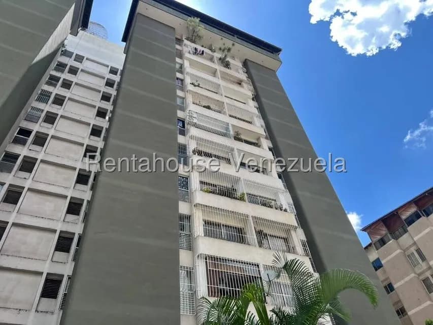 Apartamento (1 Nivel) en Alquiler en Lomas del Avila, Distrito Metropolitano