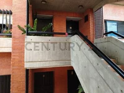 Se vende bello y cómodo Townhouse en Lomas de la Trinidad