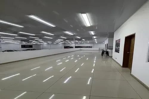 Galpón Remodelado Y Acondicionado En Urb. Los Cortijos Rr