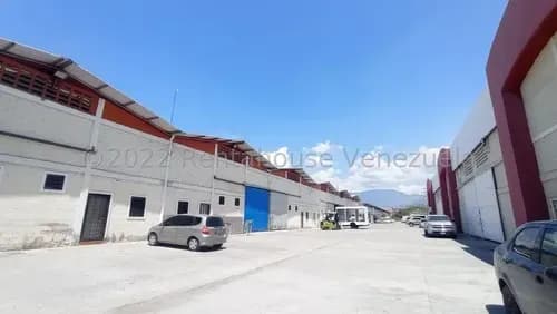 Galpón En Venta De 348mts Maracay Cc La Guaricha La Morita I 25-14993 Avel