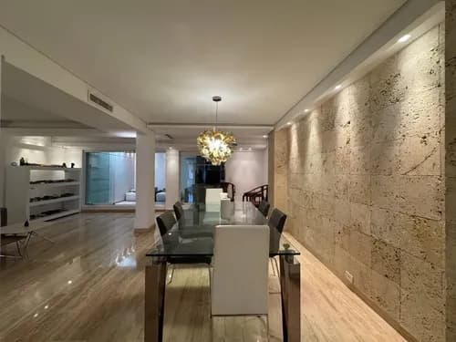 Venta De Exclusivo Townhouse En Villa Capri Altos De Guataparo Planta 100%.0 Sus Acabados En Mármol Toda La Carpintería Rossetti, Rg. Aire Central En Áreas Comunes, Consta De: 226 M2