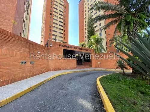 Diana Blanco Ofrece En Alquiler Espacioso Apartamento Al Este De Barquisimeto, Cód. 26-14277. Donde La Amplitud Y El Diseño Clásico, Se Unen Para Ofrecerte Un Estilo De Vida Inigualable.