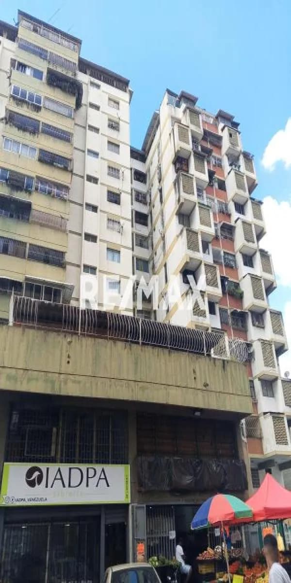 Amplio local en venta en una excelente ubicación en Parroquia San Juan