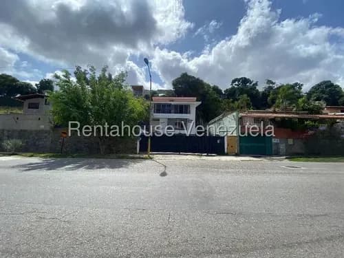 Kg Casa En Venta. Prados Del Este Yg 26-13525