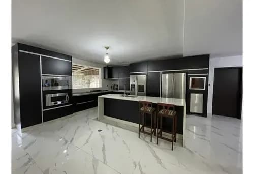 Casa En Urb Guaparo, Valencia Zona Exclusiva Tclc8266386