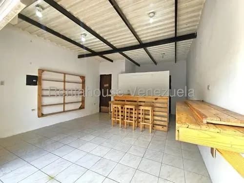 Jean Pavon Tiene Excelente Local En Alquiler En Nueva Segovia Este De Barquisimeto Lara 26-17745