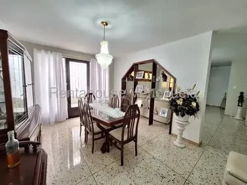 Casa En Venta Linda Y Comoda Calle Cerrada En Trigal Norte Valencia Diana C, 26-18049