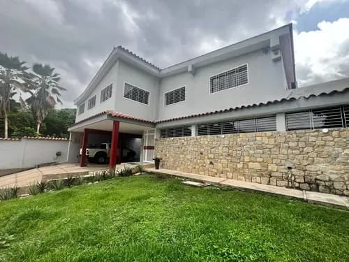 En Venta Hermosa Y Espaciosa Quinta Ubicada En La Urb. El Castaño