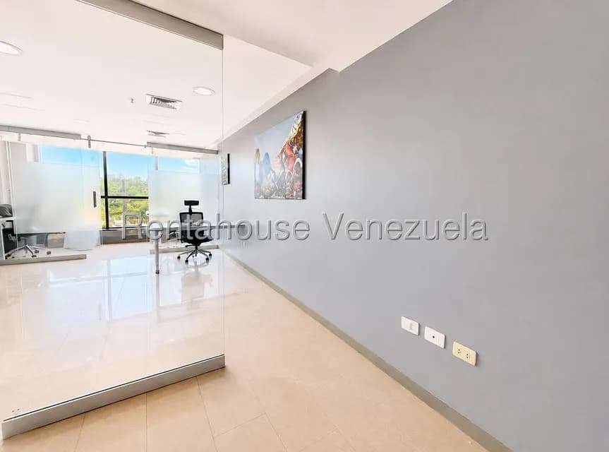 Comercial (Local Comercial) en Alquiler en La Lagunita Country Club, Distrito Metropolitano
