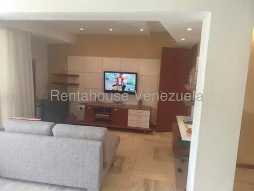 Apartamento En Alquiler En Tzas. Del Avila Completamente Remodelado 26-18760