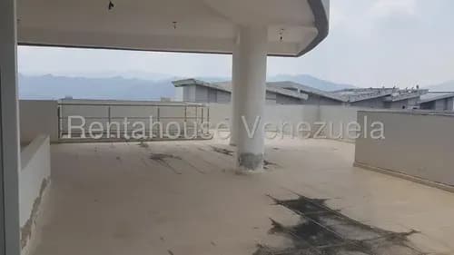 Espectacular Penthouse En Obra Blanca Para Decorar A Su Gusto. Inmejorable Vista Y Ambiente De Montaña. Consta De 214 Metros En La Planta Baja, Con Área De Cocina Concepto Abierto, Salón, Terraza