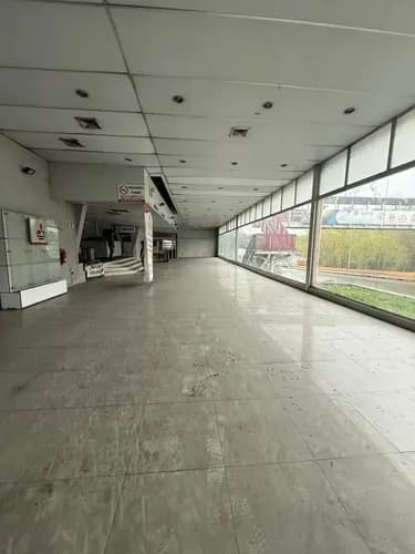 Local Comercial En Alquiler Con Opción A Compra Ideal Para Ventas De Vehículos En San Antonio