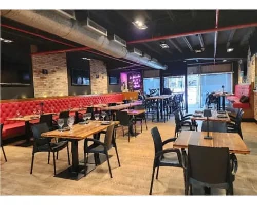 En Alquiler Local Urb. San Paula Con Venta De Fondo De Comercio