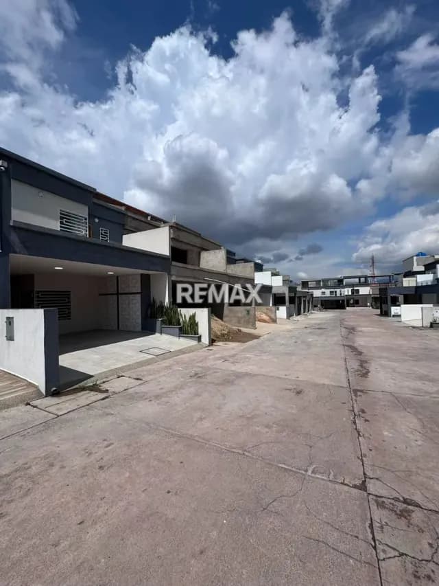 Casa. Venta. La Machiri