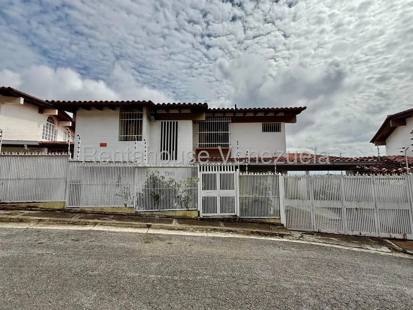 Casa (Multipes Niveles) en Venta en Santa Paula, Distrito Metropolitano