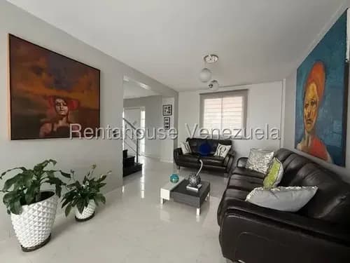 Ana Karina Molleja Vende Majestuosa Casa Con Piscina En Prestigiosa Urbanización Ciudad Roca Zona Este Barquisimeto-lara/ Akm