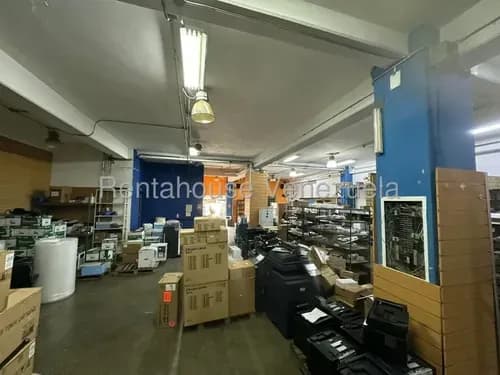 Nb Edificio Comercial En Alquiler En La Trinidad Con Amplio Estacionamiento 26-8261