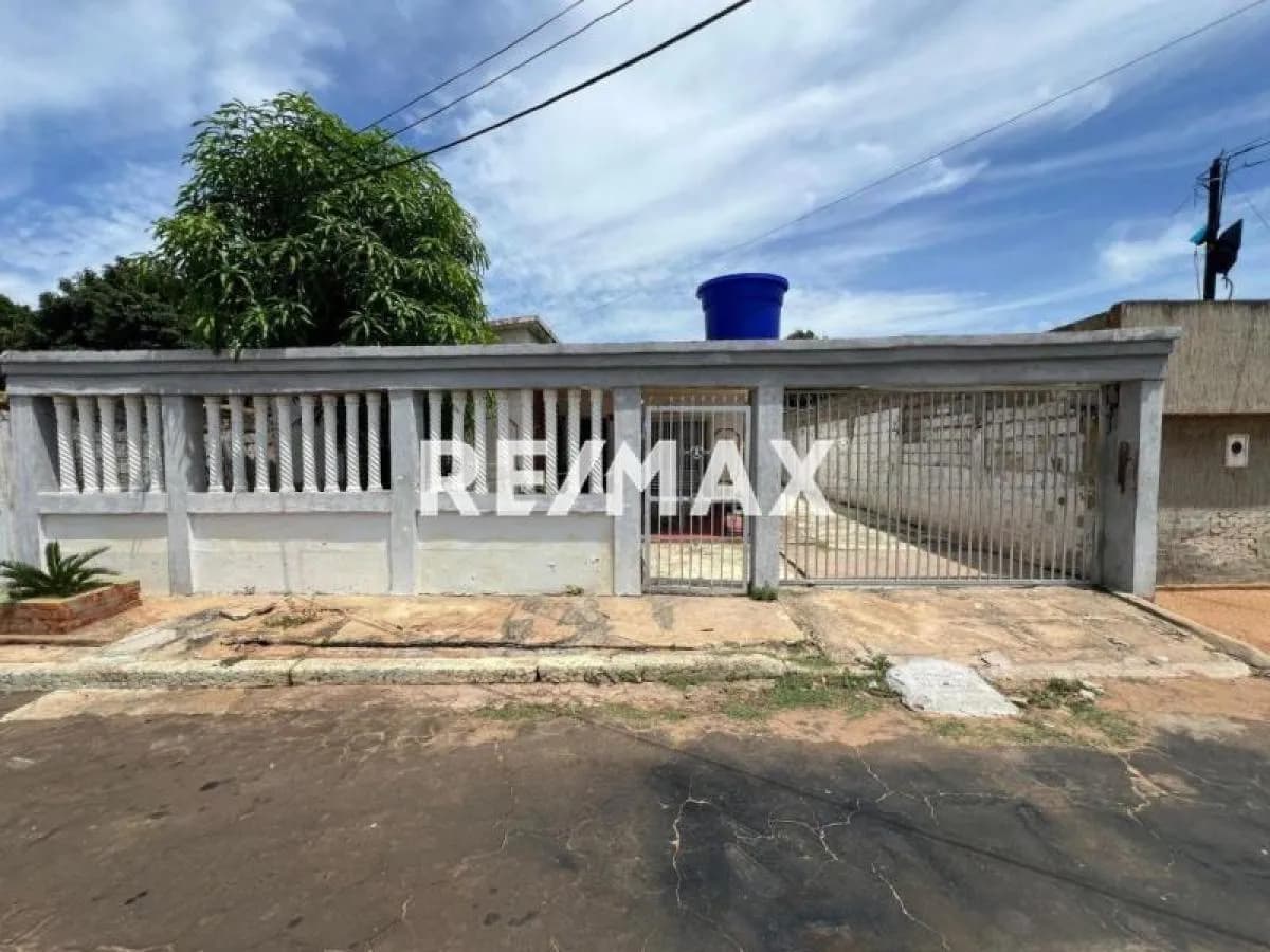 Vende Casa Para Remodelar Sector. Bello Monte, Maracaibo