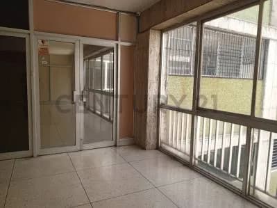EN VENTA OFICINA EN PLENA AV. FRANCISCO DE MIRANDA, GALERIAS MIRANDA, CHACAO
